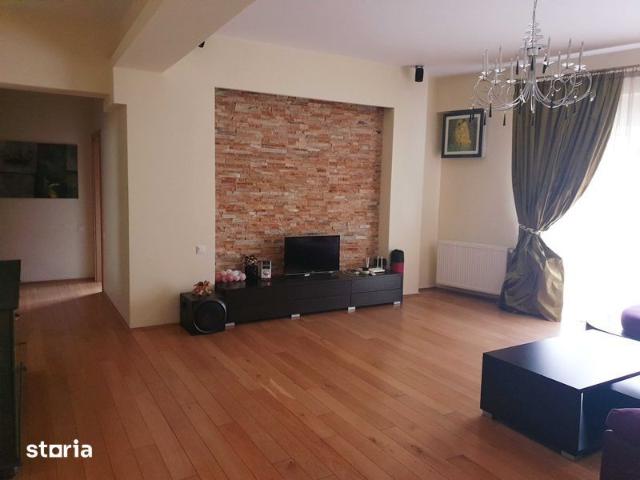 Inchiriez apartament 2 camere, centru