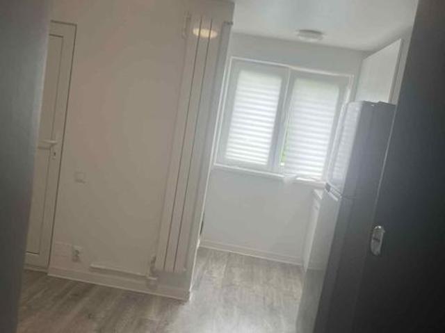 Inchiriez apartament 2 camere confort 3