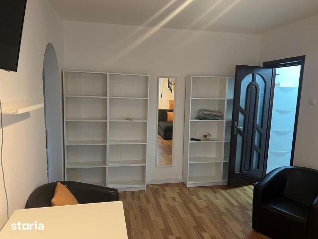 Inchiriez apartament 2 camere cu loc de parcare, zona Sud Mausoleu