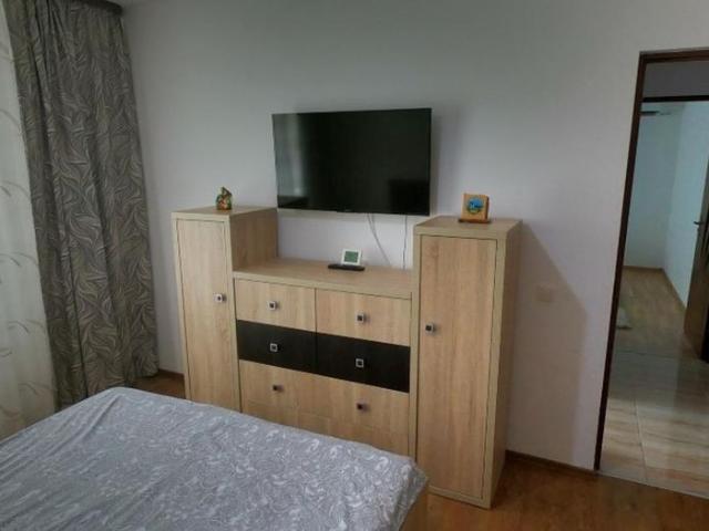 Inchiriez apartament 2 camere cu loc de parcare inclus