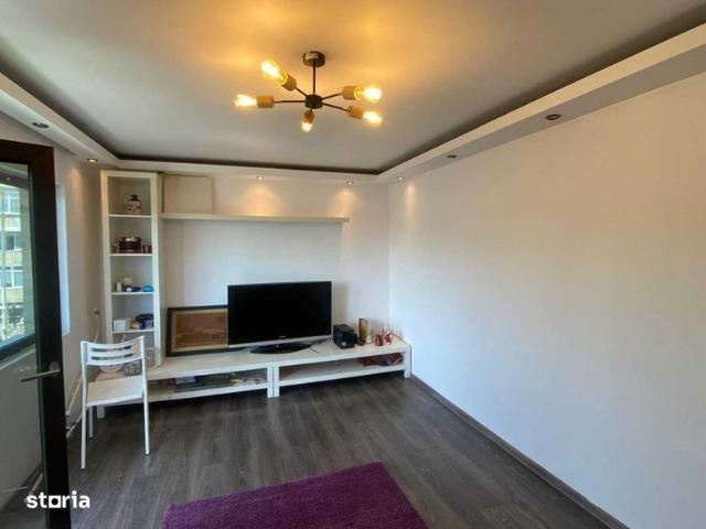 Inchiriez apartament 2 camere decom complet utilat si mobilat modern
