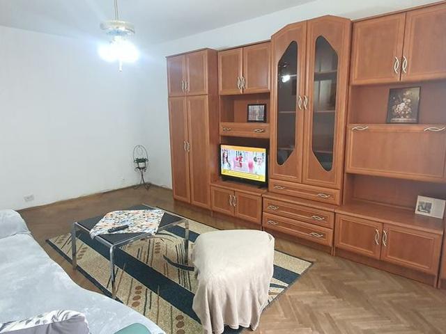 Inchiriez apartament 2 camere,decomandat,Calea Dumbravii Dioda