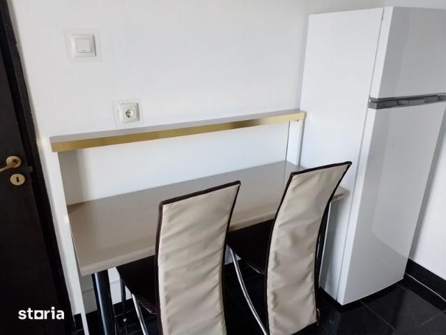 Inchiriez apartament 2 camere decomandat centru