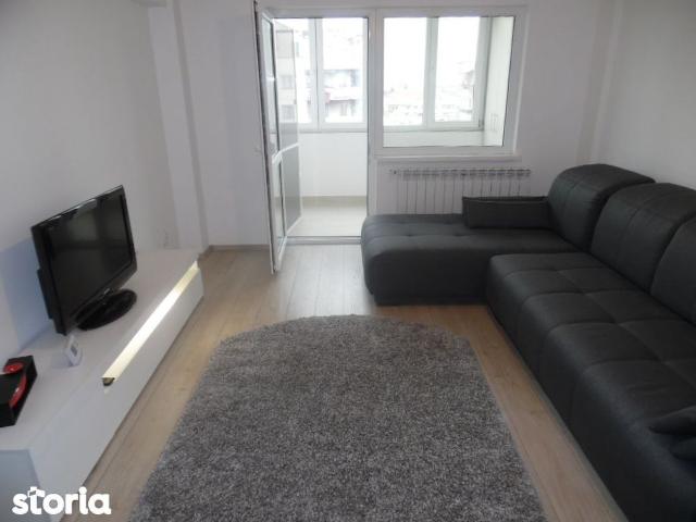 Inchiriez apartament 2 camere decomandat,Deva, Casa de Pensii, etaj 7