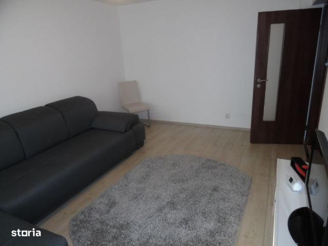 Inchiriez apartament 2 camere decomandat,Deva, Casa de Pensii, etaj 7