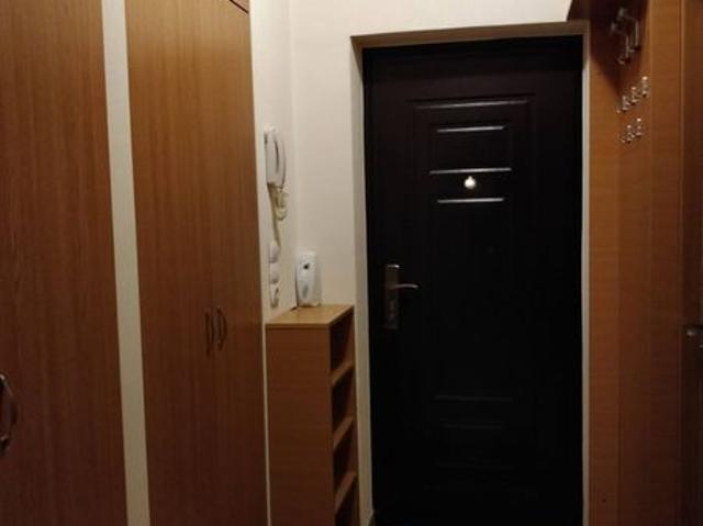 Inchiriez apartament 2 camere decomandat etaj 1