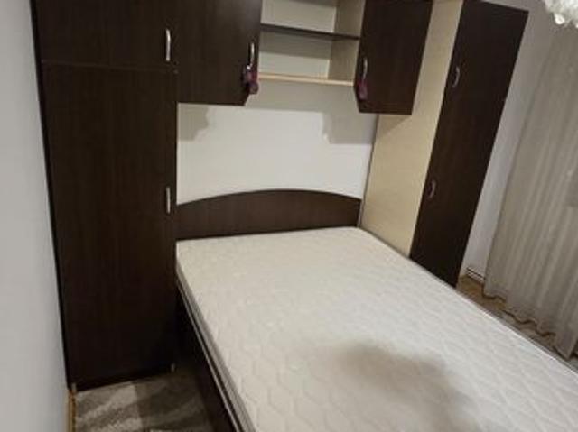 inchiriez apartament 2 camere decomandat recent renovat Statia Padurii
