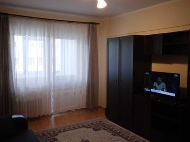 Inchiriez apartament 2 camere, decomandat, ultracentral