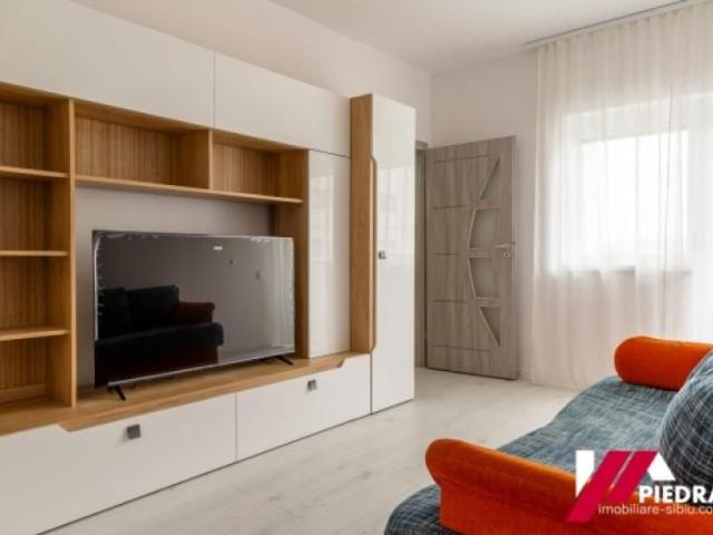 Inchiriez apartament 2 camere, decomandat, zona Lacul lui Binder, bloc nou