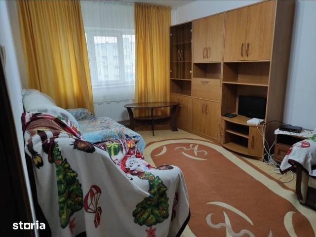 Inchiriez apartament, 2 camere, decomandat, zona Steaua
