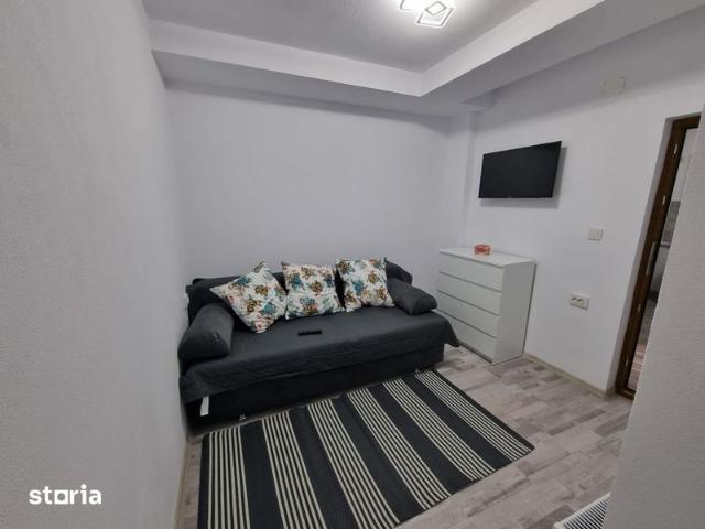 Inchiriez apartament 2 camere decomandat