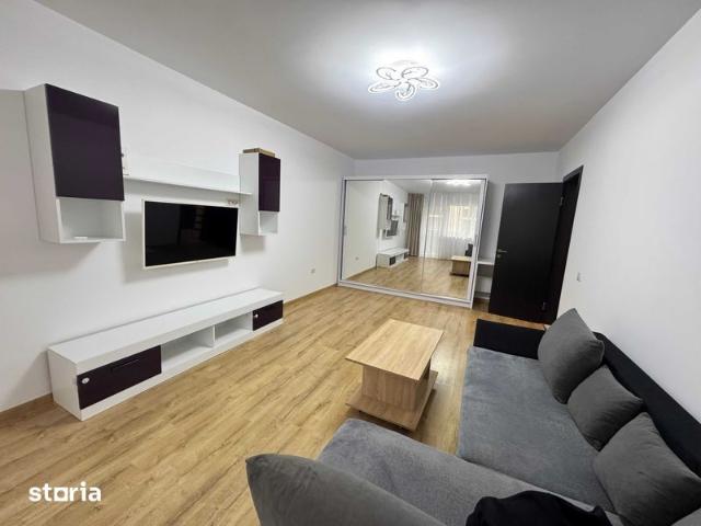 Inchiriez apartament 2 camere decomandat