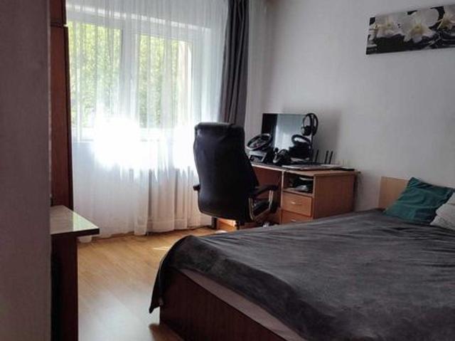 Inchiriez apartament 2 camere decomandate Calea Floresti