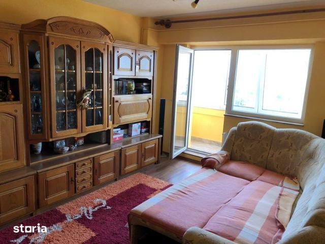 Inchiriez apartament 2 camere decomandate strada BANU MARACINE