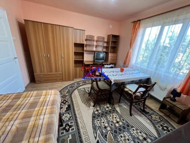 INCHIRIEZ apartament 2 camere decomanda la casa,zona Calea Dumbravii