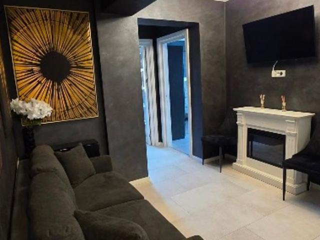 Inchiriez apartament 2 camere etaj 1 esq village valea lupului