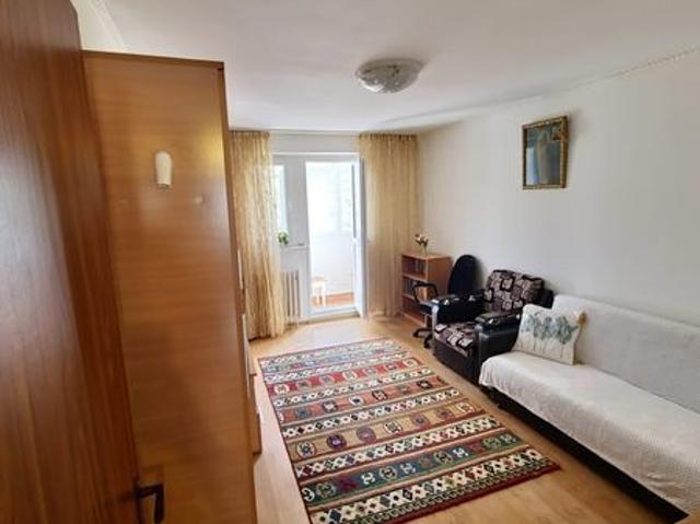 Inchiriez apartament 2 camere Foarte frumos Spatios, Super Pret !