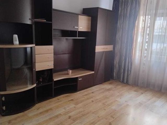 Inchiriez apartament 2 camere in Zona Industriala