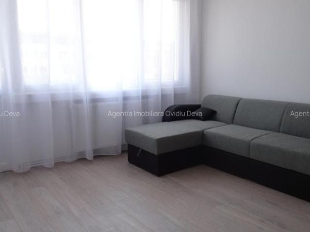 Inchiriez apartament 2 camere in Deva, ultracentral, Bld. 1 Decembrie, et 2