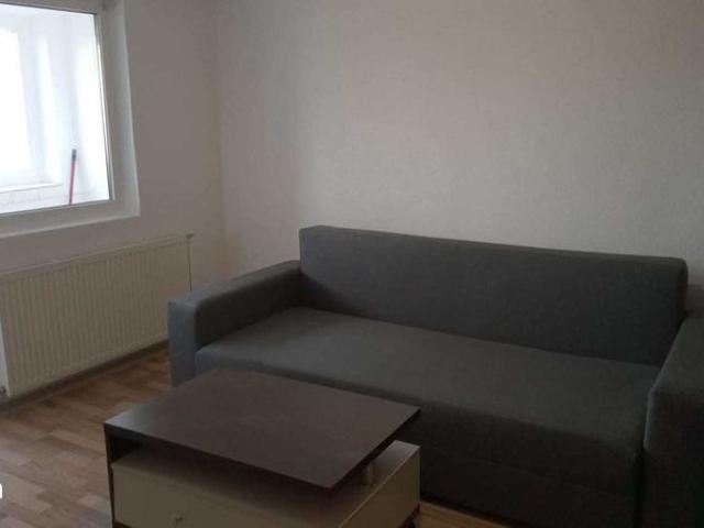 Inchiriez apartament 2 camere in M uri