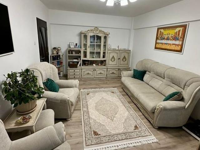 Inchiriez apartament 2 camere in regim hotelier
