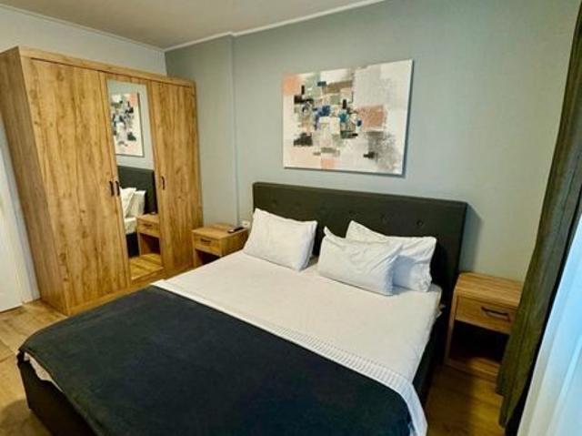 Inchiriez apartament 2 camere mamaia, loc de parcare termen lung