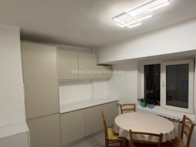 Închiriez apartament 2 camere modern, Piața Alba Iulia