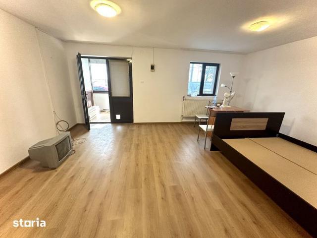 Inchiriez apartament 2 camere pt 3 4 muncitori! Parcare Maracineni POD