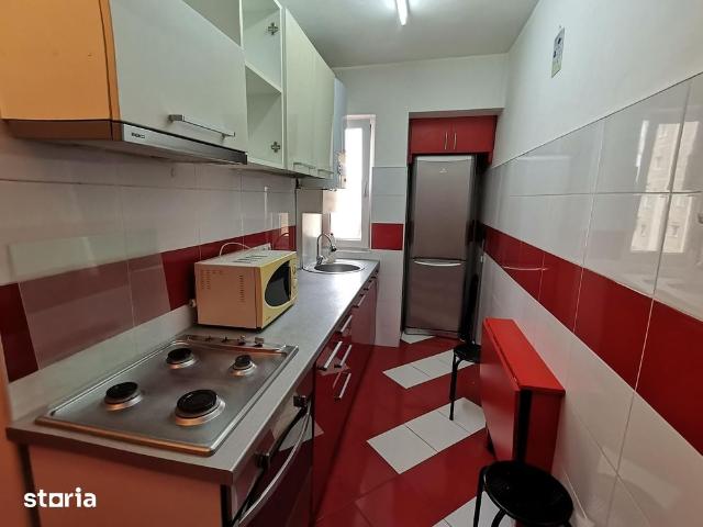 INCHIRIEZ apartament 2 camere, renovat,zona Vasile Aaron