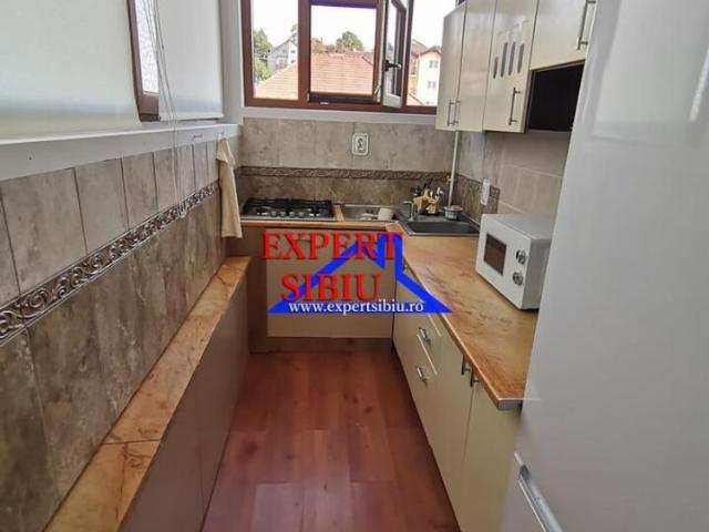 INCHIRIEZ apartament 2 camere,recent renovat,zona Strand