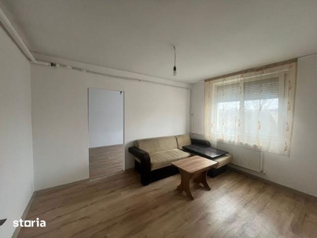 Inchiriez apartament 2 camere Rogerius