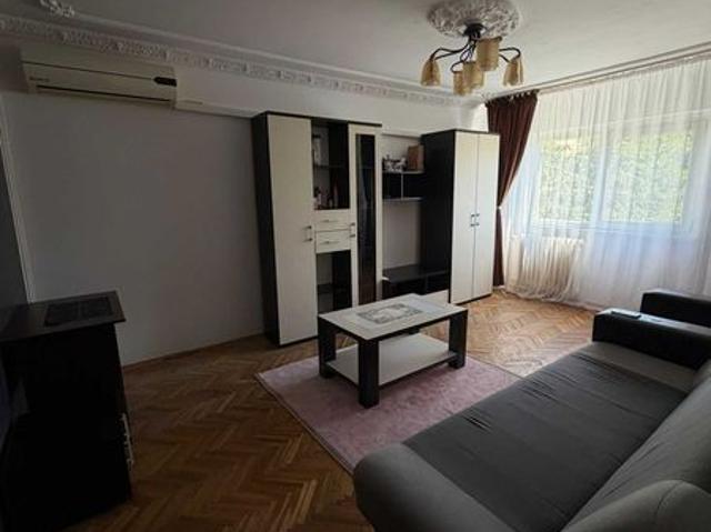 Inchiriez apartament 2 camere,Rovine
