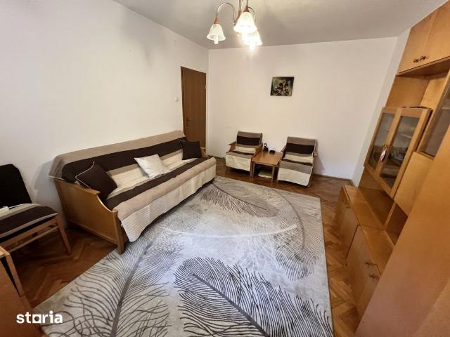 INCHIRIEZ apartament 2 camere semidecomandat,zona Mihai Viteazul