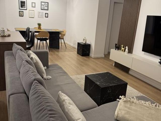 Inchiriez apartament 2 camere si 2 bai