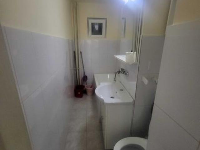 inchiriez apartament 2 camere Spitalul Judetean / Soarelui