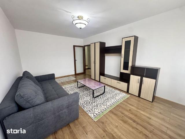 Inchiriez apartament 2 camere+parcare, Micalaca, Zona 300