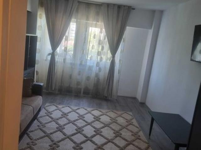Inchiriez apartament 2 si 3 camere decomandate termen l/regim hotelier