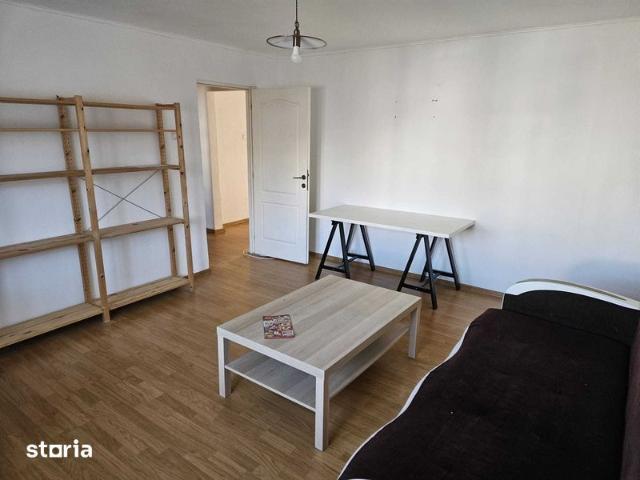 Inchiriez apartament