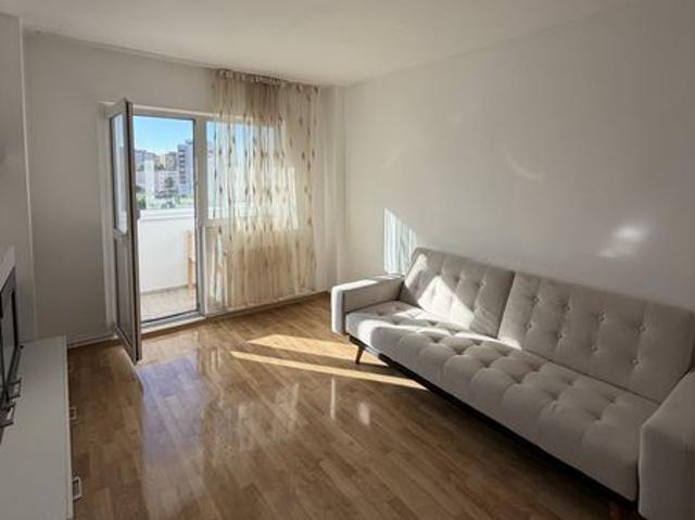 Inchiriez apartament