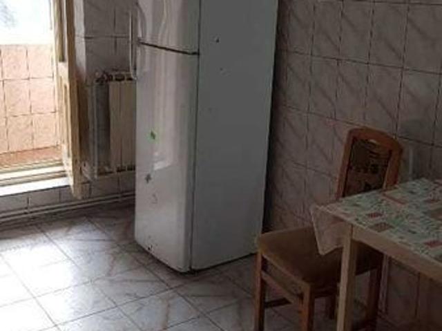 Inchiriez apartament