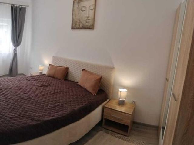 inchiriez apartament 3 camere