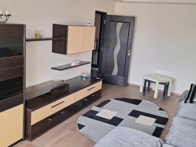 Închiriez apartament 3 camere 4/4 mobilat
