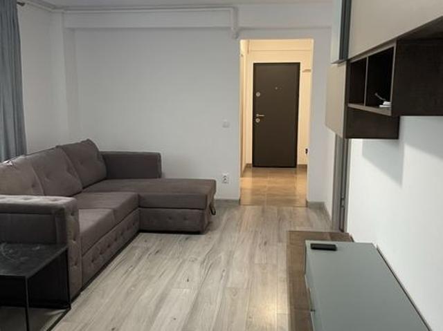 Inchiriez apartament 3 camere 450€