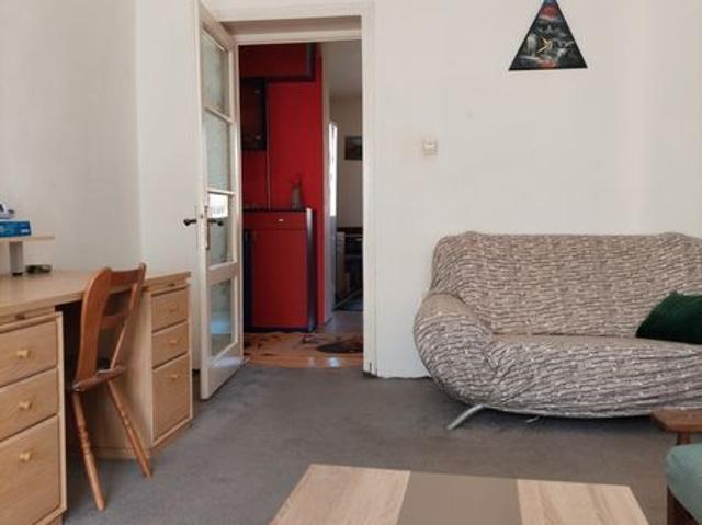 Închiriez apartament 3 camere
