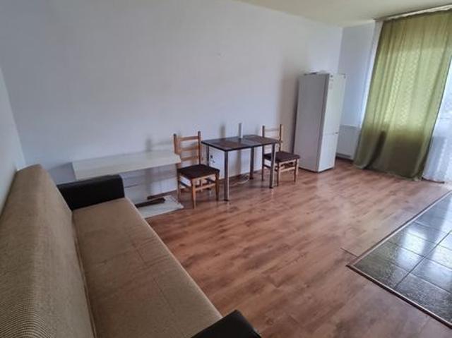 Inchiriez apartament 3 camere