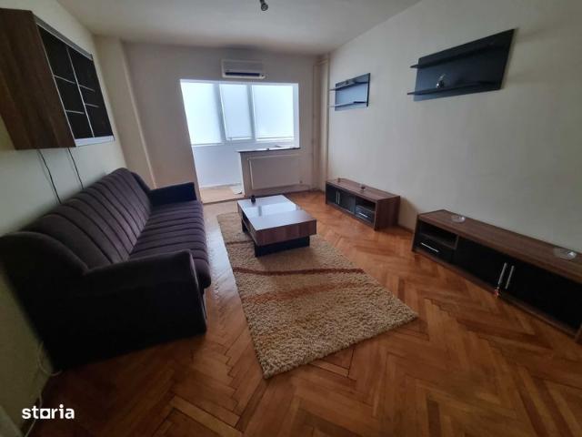 Inchiriez apartament 3 camere