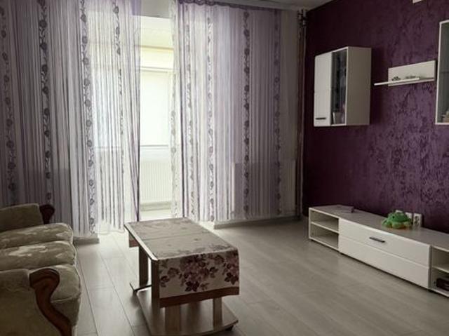 Inchiriez apartament 3 camere