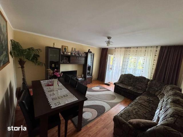 Inchiriez apartament 3 CAMERE
