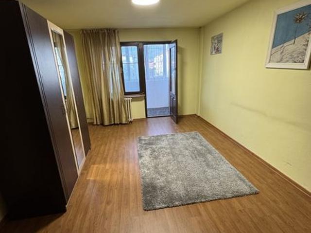 Inchiriez apartament 3 camere