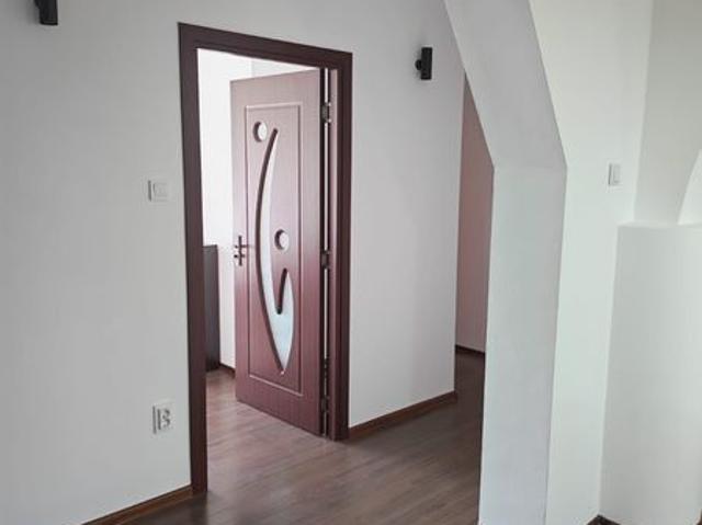 Inchiriez apartament 3 camere